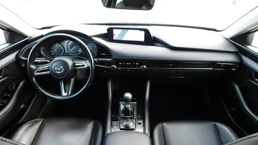 MAZDA 3 -