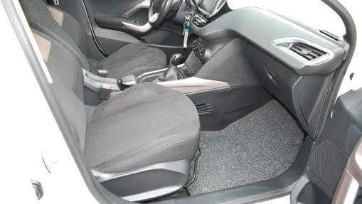 PEUGEOT 2008 -