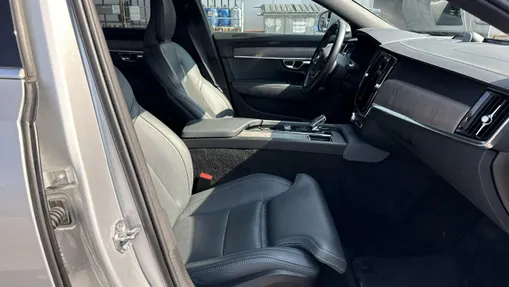 VOLVO S90 -