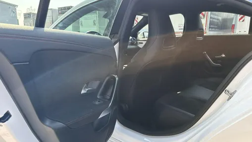 MERCEDES-BENZ CLA -
