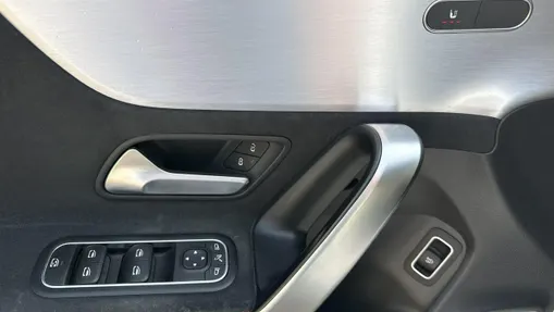 MERCEDES-BENZ CLA -