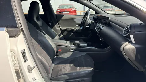 MERCEDES-BENZ CLA -