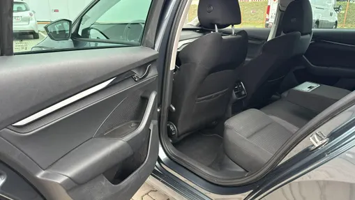 SKODA Octavia -