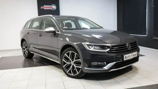 VOLKSWAGEN Passat -