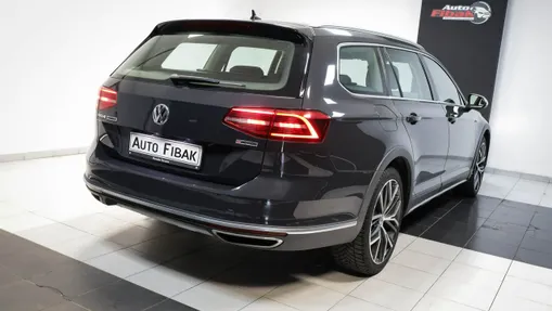 VOLKSWAGEN Passat -