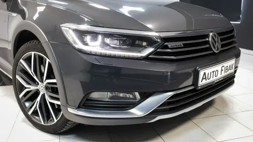 VOLKSWAGEN Passat -