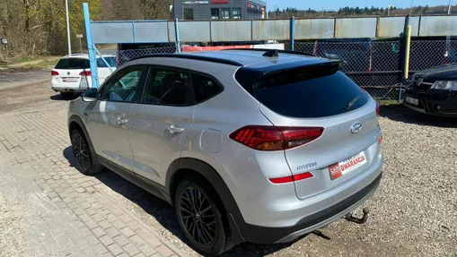 HYUNDAI Tucson -