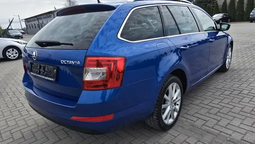 SKODA Octavia -
