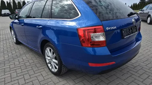 SKODA Octavia -
