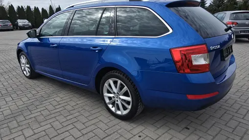 SKODA Octavia -