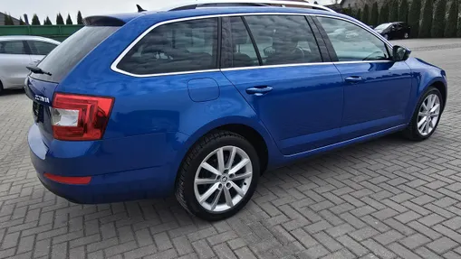 SKODA Octavia -