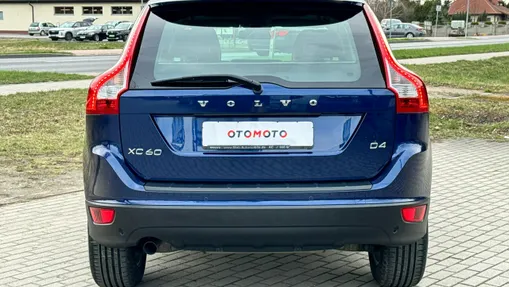 VOLVO XC60 -