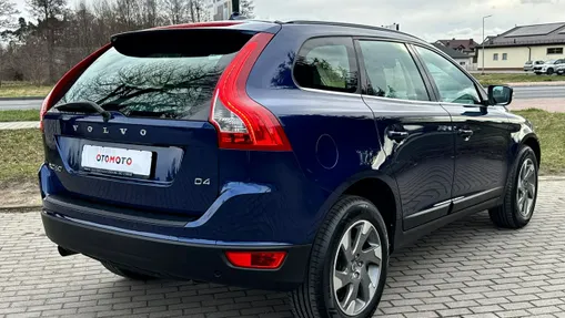VOLVO XC60 -