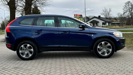 VOLVO XC60 -