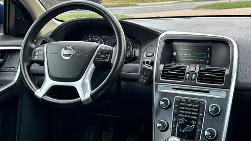 VOLVO XC60 -