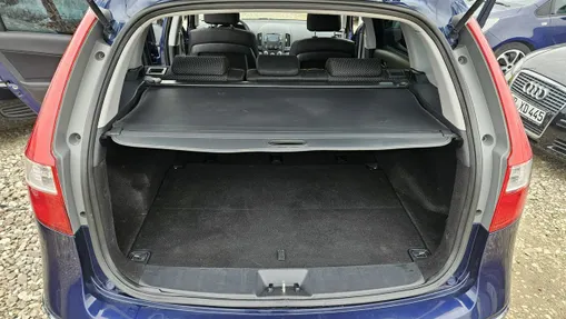 HYUNDAI i30 -