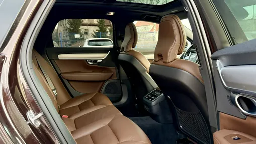 VOLVO V90 -