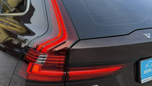 VOLVO V90 -