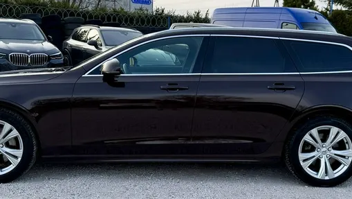 VOLVO V90 -