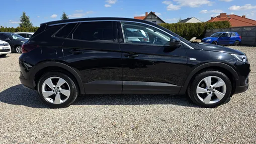 OPEL Grandland X -