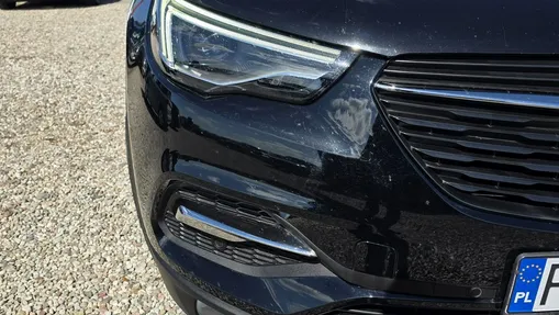 OPEL Grandland X -