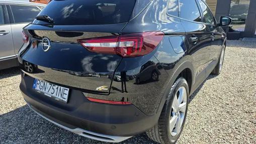 OPEL Grandland X -