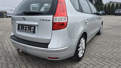 HYUNDAI i30 -