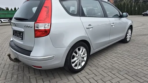 HYUNDAI i30 -