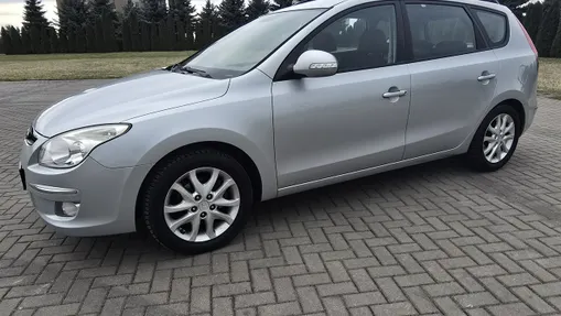 HYUNDAI i30 -