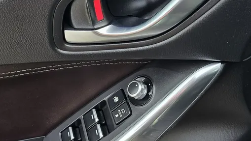 MAZDA 6 -