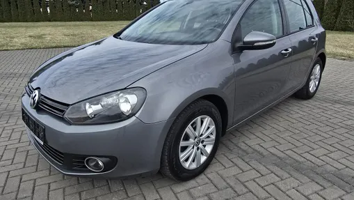 VOLKSWAGEN Golf -