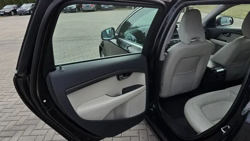 VOLVO V70 -