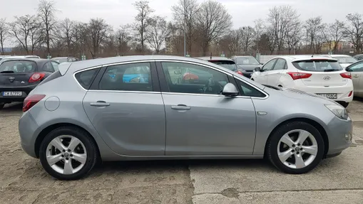 OPEL Astra -