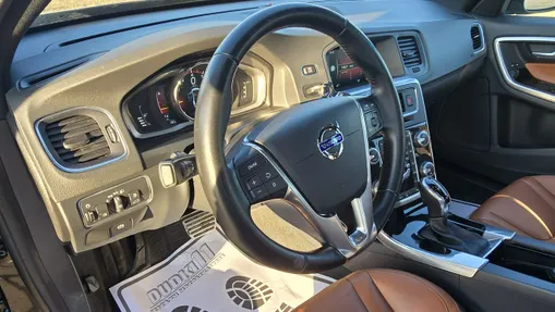 VOLVO S60 -