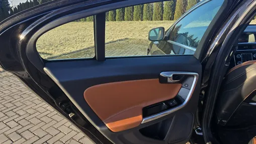 VOLVO S60 -