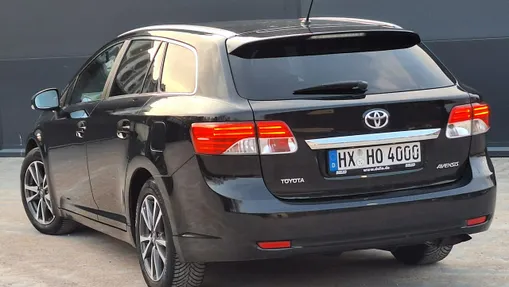 TOYOTA Avensis -