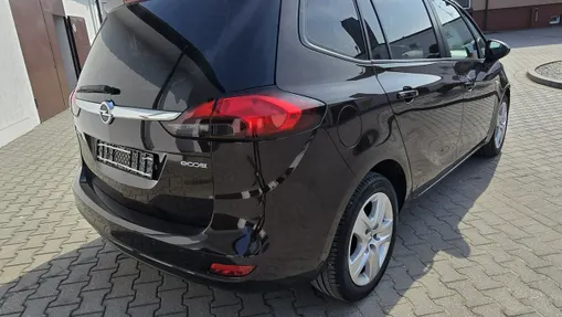 OPEL Zafira -