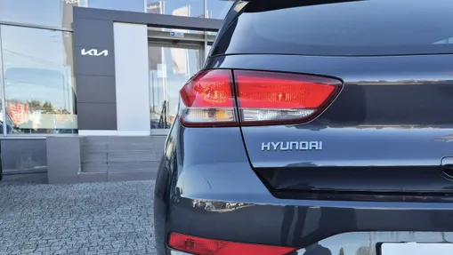HYUNDAI i30 -