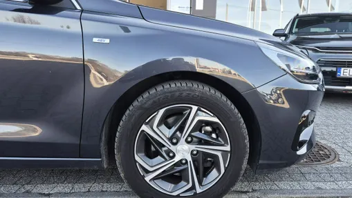 HYUNDAI i30 -