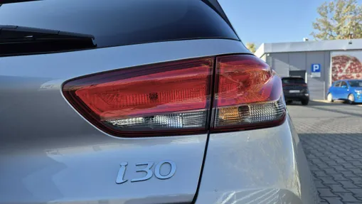 HYUNDAI i30 -