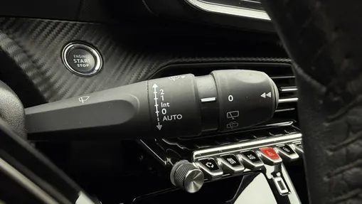 PEUGEOT 2008 -
