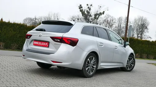 TOYOTA Avensis -