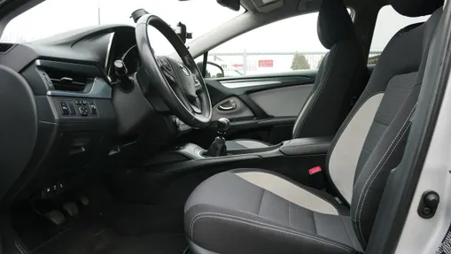 TOYOTA Avensis -