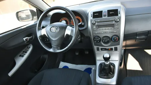 TOYOTA Corolla -