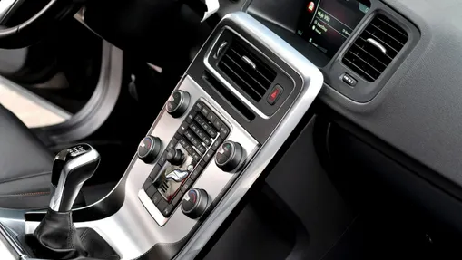 VOLVO V60 -