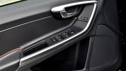 VOLVO V60 -