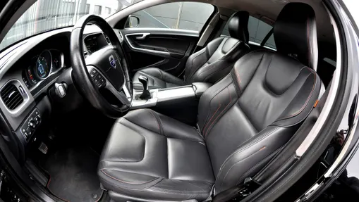 VOLVO V60 -