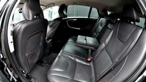 VOLVO V60 -