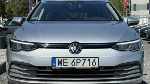 VOLKSWAGEN Golf -