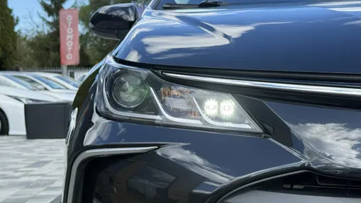 TOYOTA Corolla -